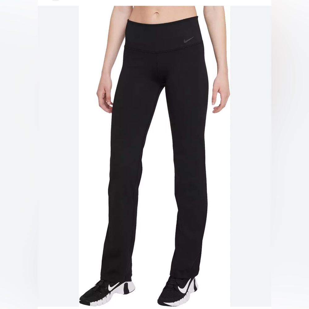 Nike women’s size medium, dry fit training pants. Black‎ color.